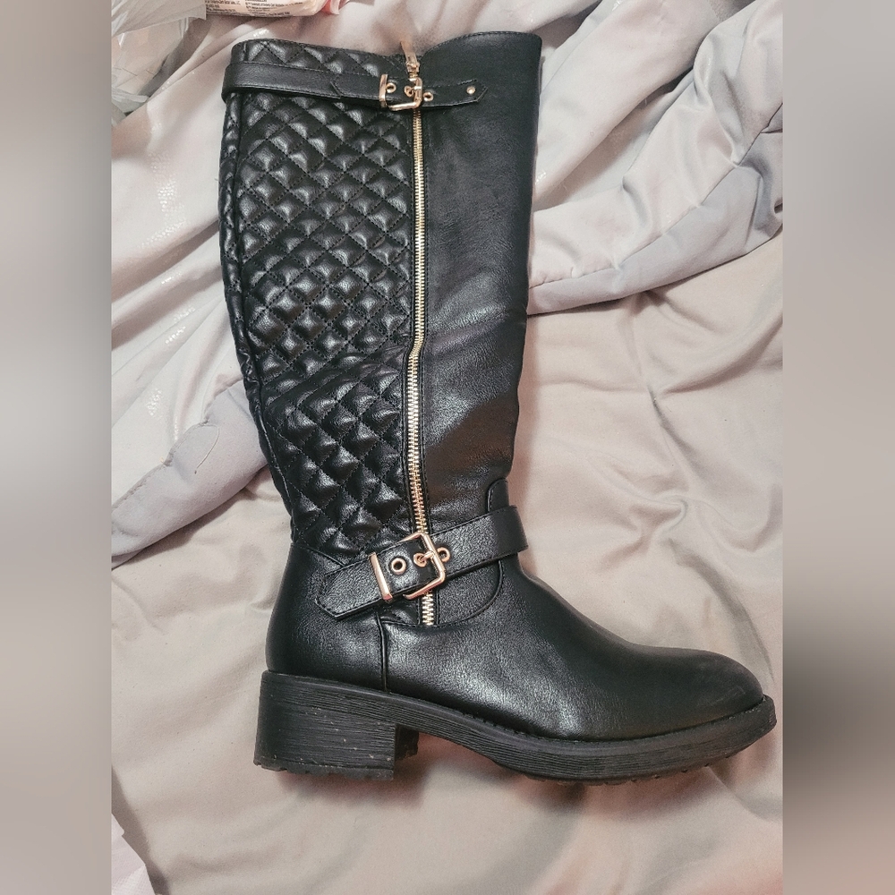 Womens Boots size 8